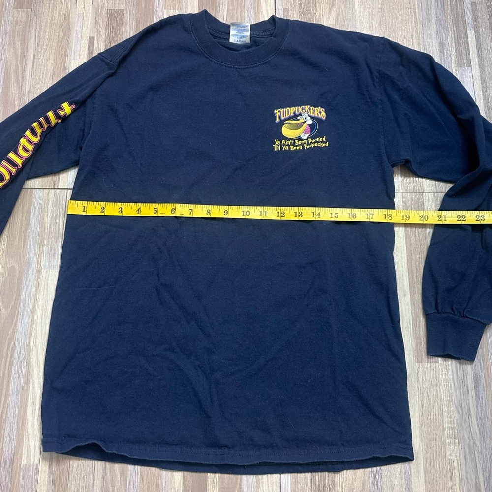 Fudpuckers Navy Long Sleeve Beachside Bar & Grill Graphic Tee Size Medium - Picture 6 of 8